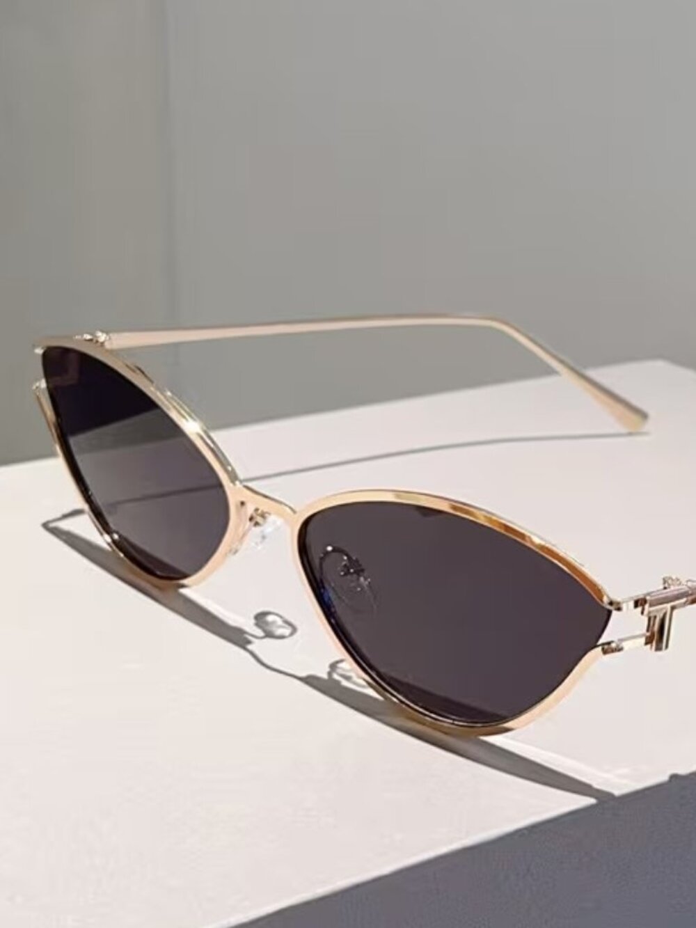 New European and American Metal Small-Frame Cat-Eye Sunglasses